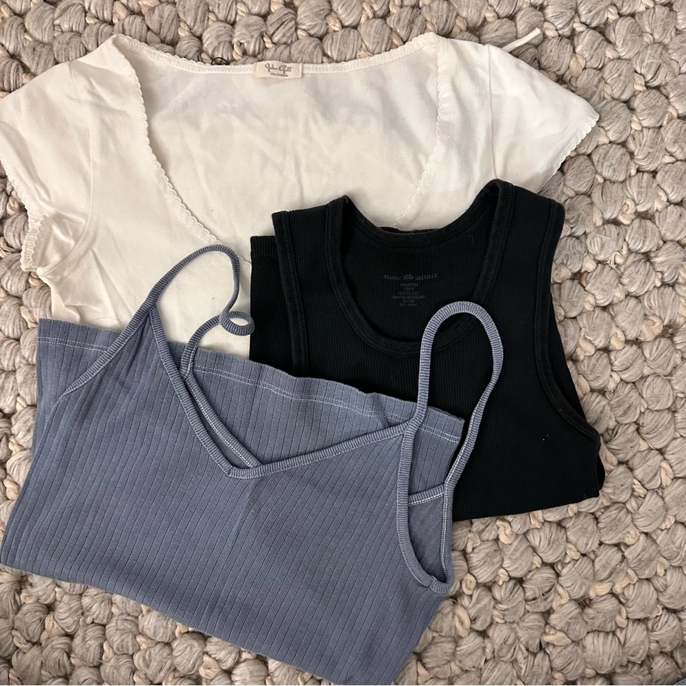 Brandy‎ Melville Tank and T Shirt Bundle one size